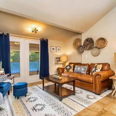 Boho Lakefront Condo With Stunning Views! Hawes ภายนอก รูปภาพ